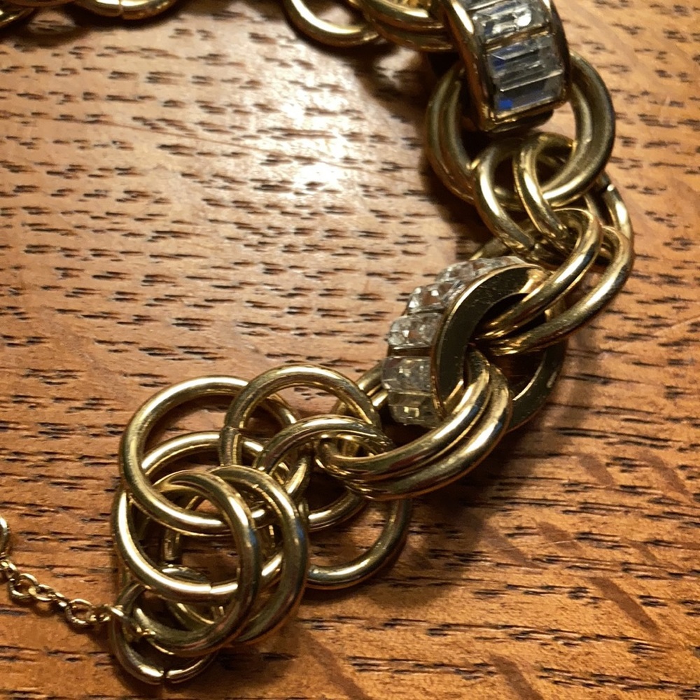 Gold tone circle linked with baggett stone accents - Picture 3 of 4